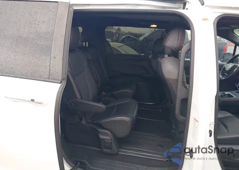 2022 Toyota Sienna Xse z USA, uszkodzony, nr VIN 5TDDSKFCXNS052653